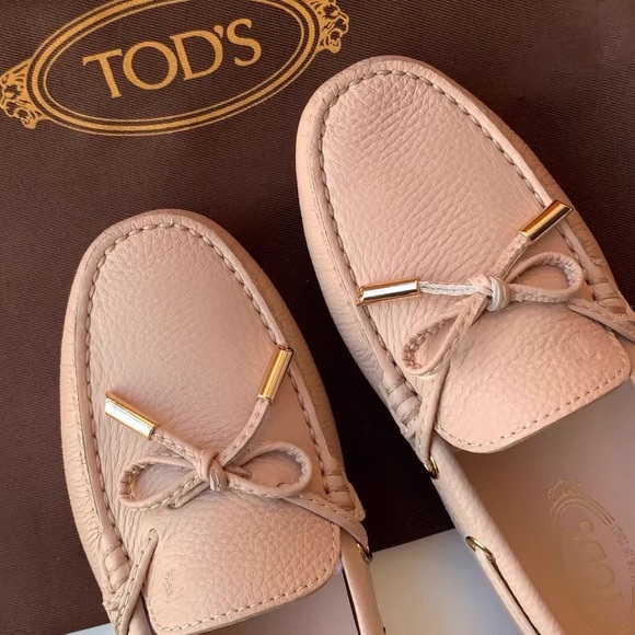 Tod's Tassel Moccasin Leather Loafer - Picture 4 of 7